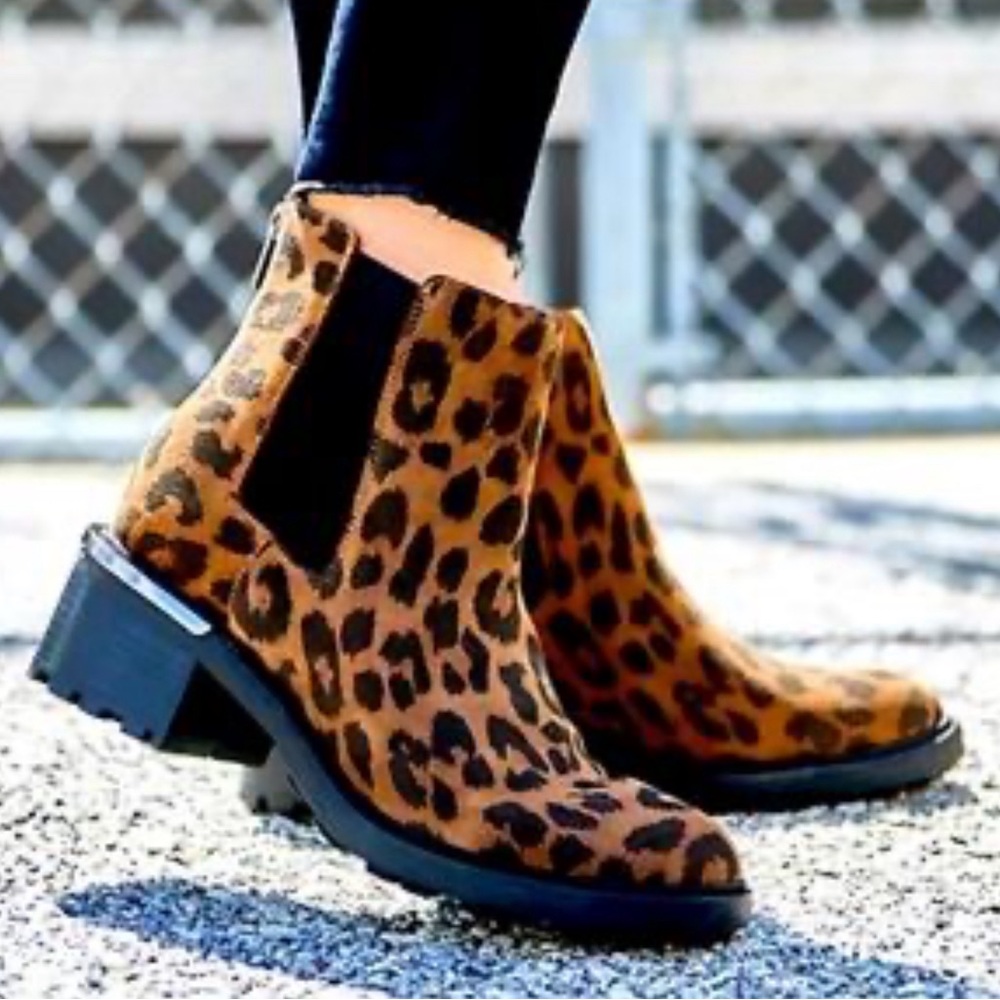 Vince Camuto  Chelsea Boots - Kelivena Women Size 5.5- New No Tags